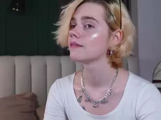 LynnaBraund's Live Sex Cam Show