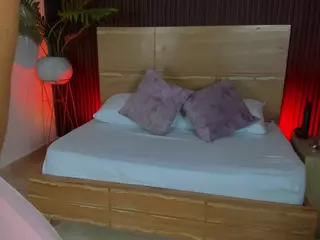 lilly-ass's Live Sex Cam Show