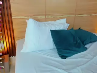 lilly-ass's Live Sex Cam Show