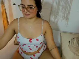 lilly-ass's Live Sex Cam Show