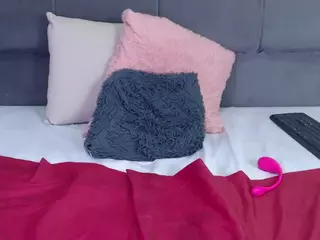 mia-makleynn's Live Sex Cam Show