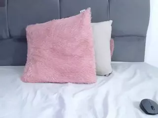 mia-makleynn's Live Sex Cam Show