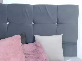 mia-makleynn's Live Sex Cam Show