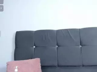 mia-makleynn's Live Sex Cam Show
