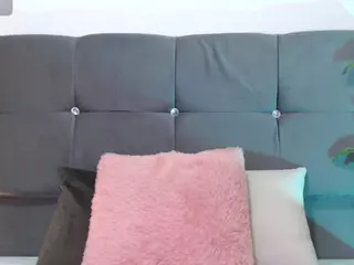 mia-makleynn's Live Sex Cam Show