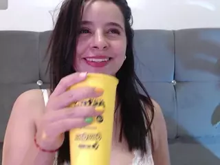 mia-makleynn's Live Sex Cam Show