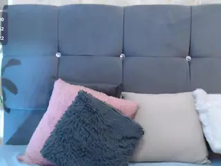 mia-makleynn's Live Sex Cam Show