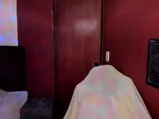 Eviee's Live Sex Cam Show