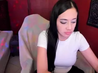 Eviee's Live Sex Cam Show