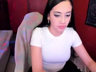 Eviee's Live Sex Cam Show