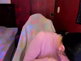 Eviee's Live Sex Cam Show