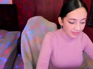 Eviee's Live Sex Cam Show