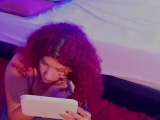 MADDYS-TONE's Live Sex Cam Show