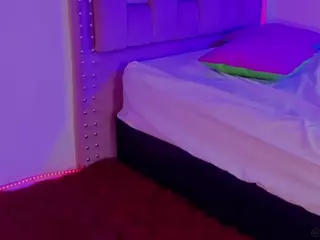MADDYS-TONE's Live Sex Cam Show