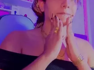 MADDYS-TONE's Live Sex Cam Show