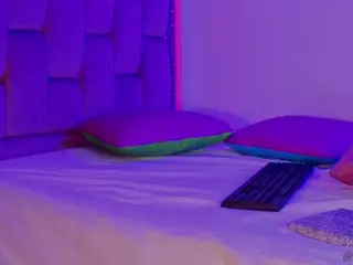 MADDYS-TONE's Live Sex Cam Show