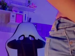 MADDYS-TONE's Live Sex Cam Show