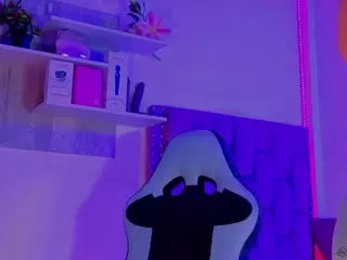 MADDYS-TONE's Live Sex Cam Show