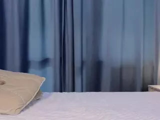 IlonaHolmes's Live Sex Cam Show