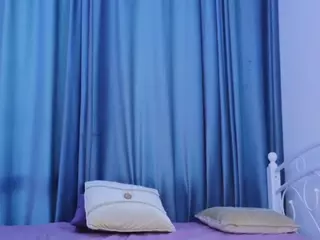 IlonaHolmes's Live Sex Cam Show