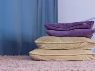 IlonaHolmes's Live Sex Cam Show