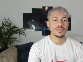 pedrodasilva's Live Sex Cam Show