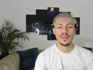 pedrodasilva's Live Sex Cam Show
