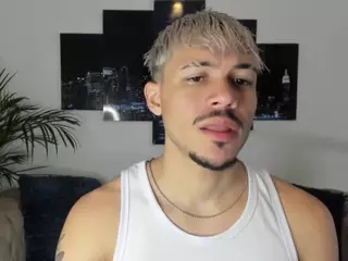 pedrodasilva's Live Sex Cam Show