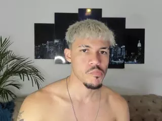 pedrodasilva's Live Sex Cam Show
