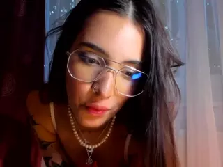 SuzuSummer's Live Sex Cam Show
