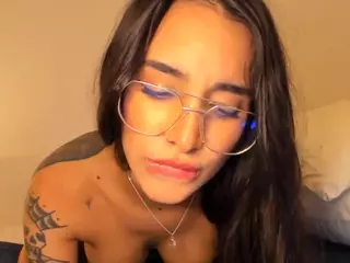 SuzuSummer's Live Sex Cam Show