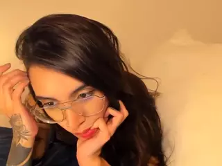 SuzuSummer's Live Sex Cam Show