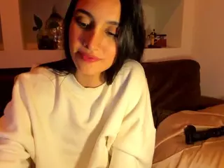SuzuSummer's Live Sex Cam Show