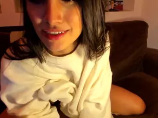 SuzuSummer's Live Sex Cam Show