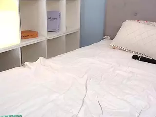 MiyaEvan's Live Sex Cam Show