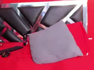IHARA-TOMS's Live Sex Cam Show