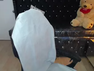 VIOLETHSKINNY's Live Sex Cam Show