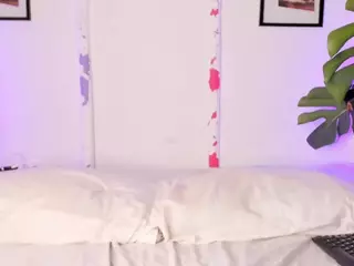 LaurynHillys's Live Sex Cam Show