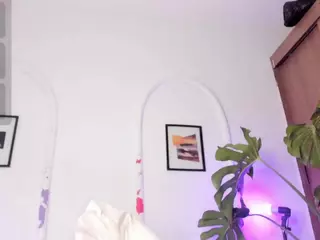 LaurynHillys's Live Sex Cam Show