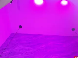 MiaVelveett's Live Sex Cam Show