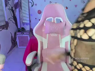 Luna's Live Sex Cam Show