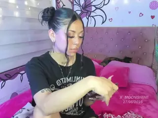 Luna's Live Sex Cam Show
