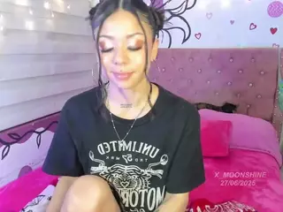 Luna's Live Sex Cam Show