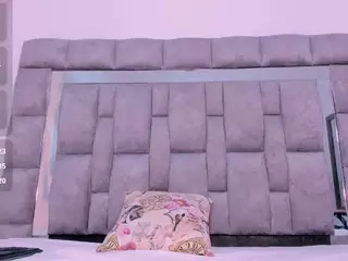 Zuly-Jones's Live Sex Cam Show