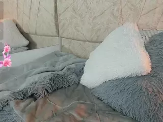 Annie-Miller1's Live Sex Cam Show