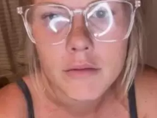 itsnaughtyjenna's Live Sex Cam Show