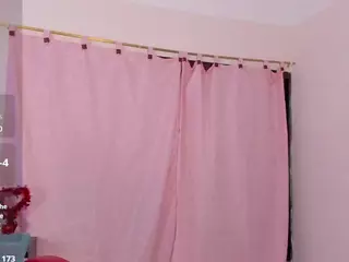 NaylaSaadi's Live Sex Cam Show