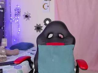 NaylaSaadi's Live Sex Cam Show