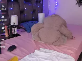 NaylaSaadi's Live Sex Cam Show