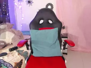 NaylaSaadi's Live Sex Cam Show